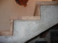 Как приклеить деревянные ступени к бетонной лестнице