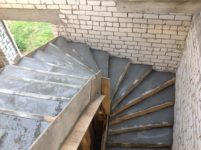 Литая лестница из бетона