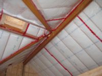 Как положить пароизоляцию на потолок в доме?