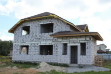 Строительство двухэтажного дома из пеноблоков