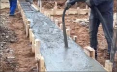Вибрирование бетона в опалубке