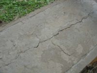 Усадочные трещины в бетоне после заливки