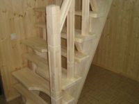 Как сделать лестницу на чердак из дерева?